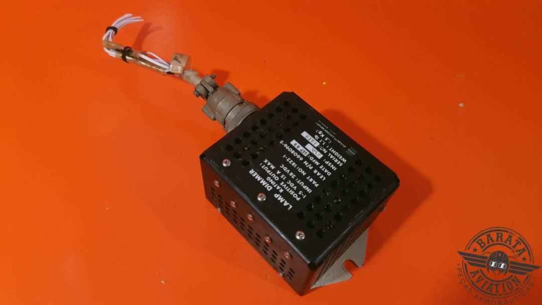 AVTECH/LEAR DIMMER LAMP INPUT:28 VDC W/ CONNECTOR P/N 6608096-5