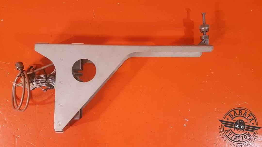BARRY CONTROLS MOUNT TRAY ASSY P/N: 13636-93921-1