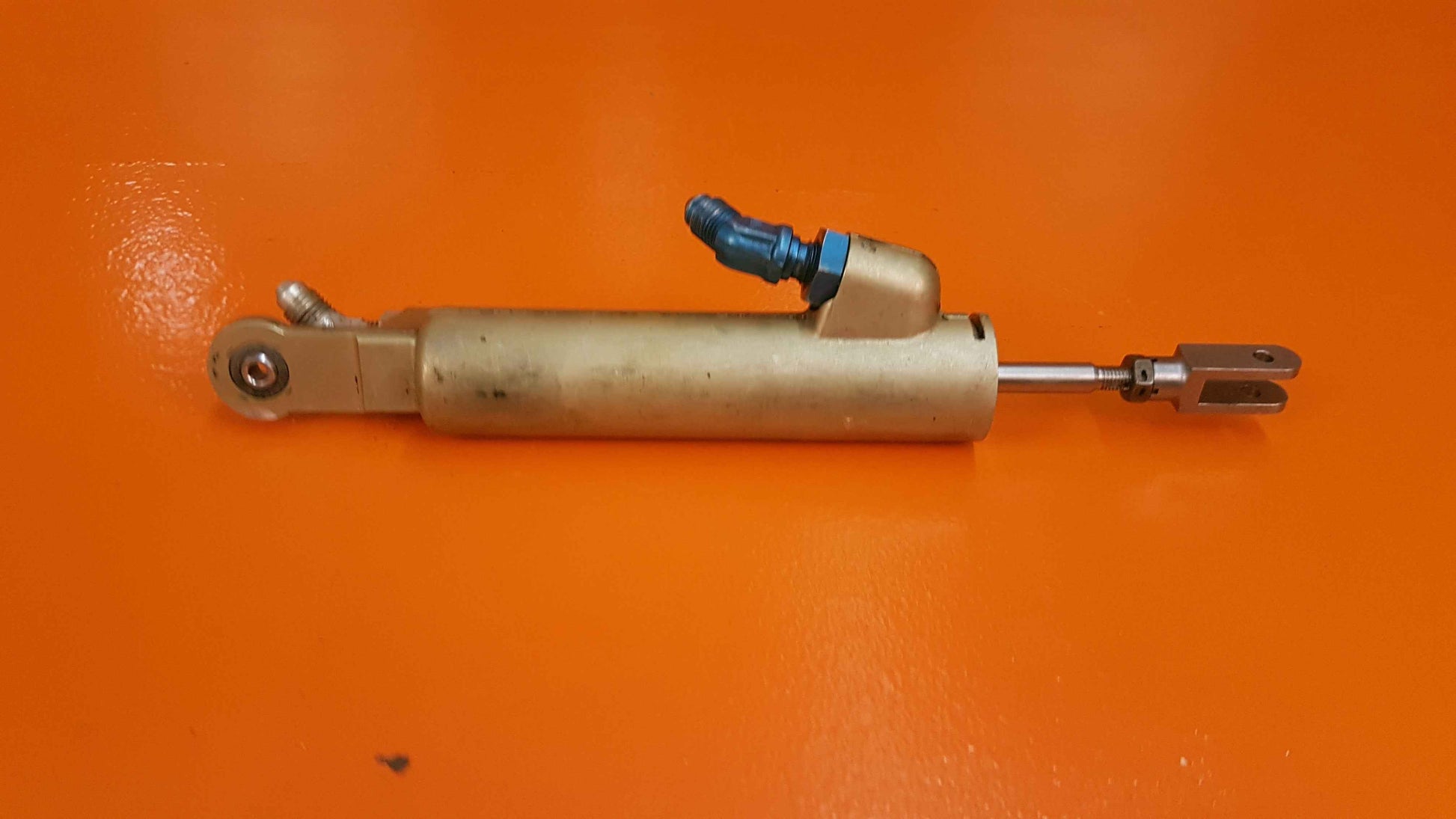 9912050-11 Cessna Master Brake Cylinder Assembly
