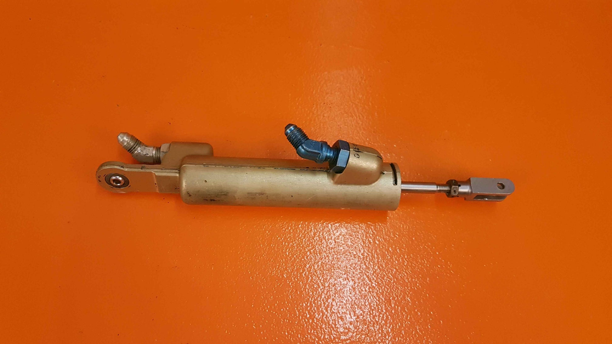 9912050-11 Cessna Master Brake Cylinder Assembly