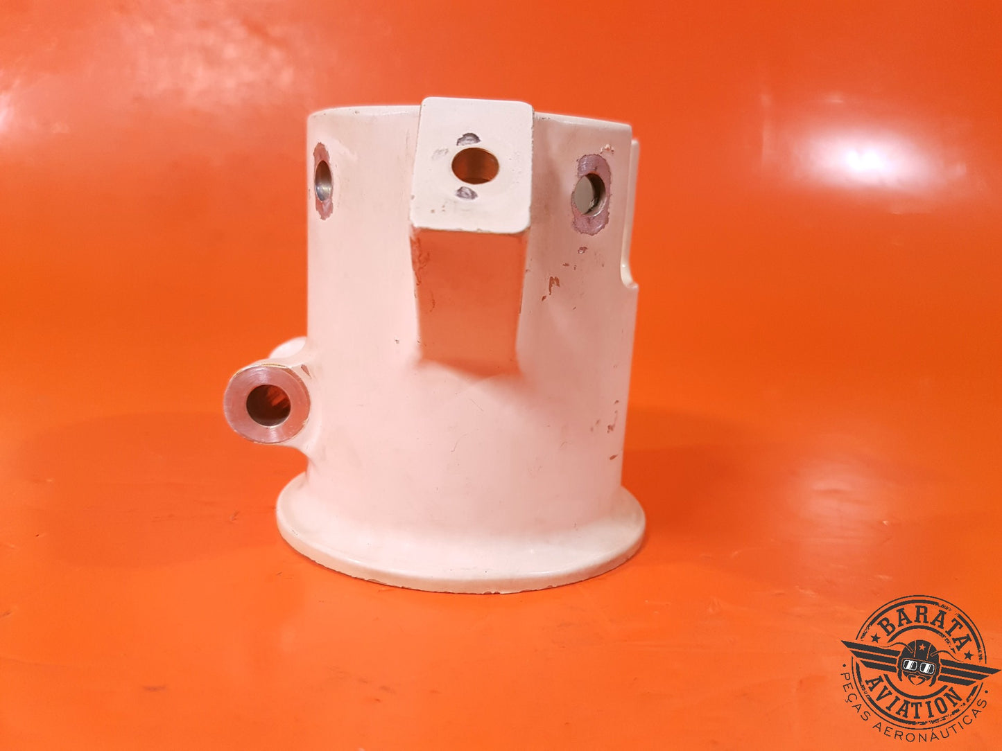 NOSE GEAR RETAINER UPPER ( BEECHCRAFT) P/N: 96-820018-3