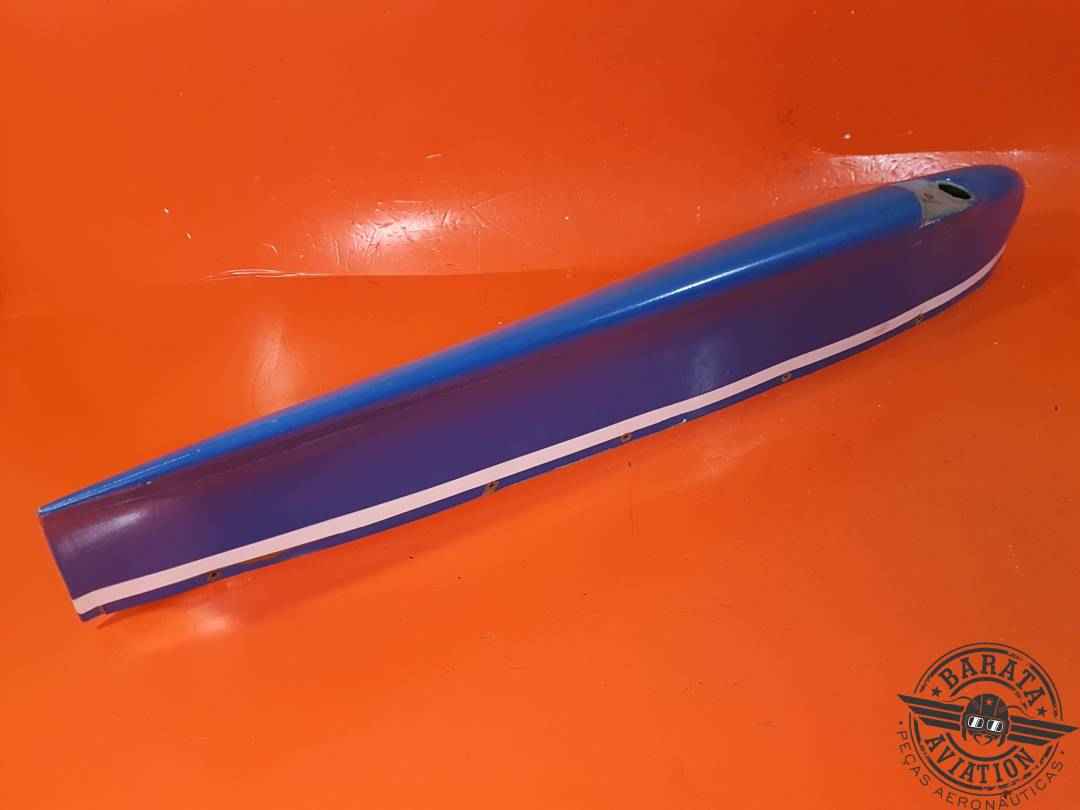 0523565-30 Cessna R/H Wing Tip Assembly - Com pequenas rachaduras