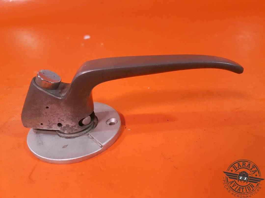 95-380010 Beech Cabin Door Handle Assy - Inside Door