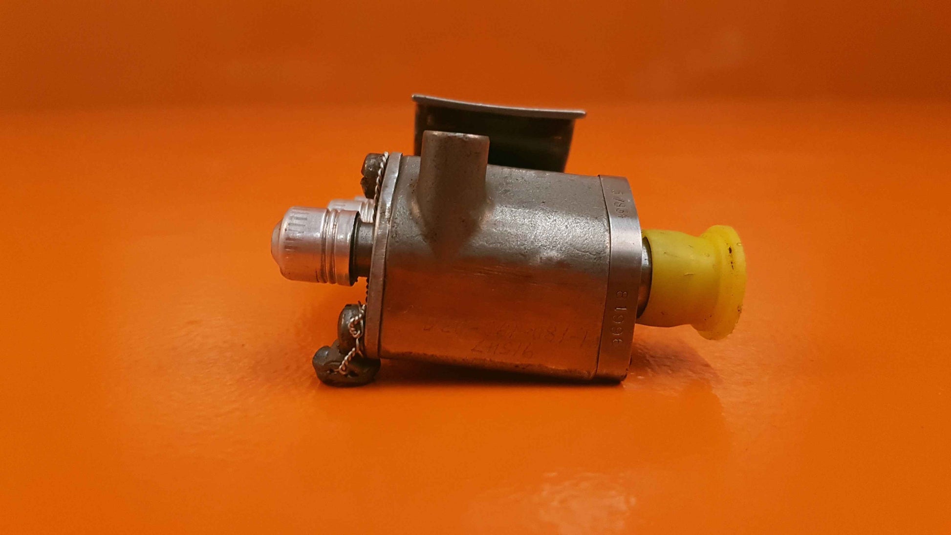 1-180-115-02 Bell Helicopter Fuel Flow Divider Valve