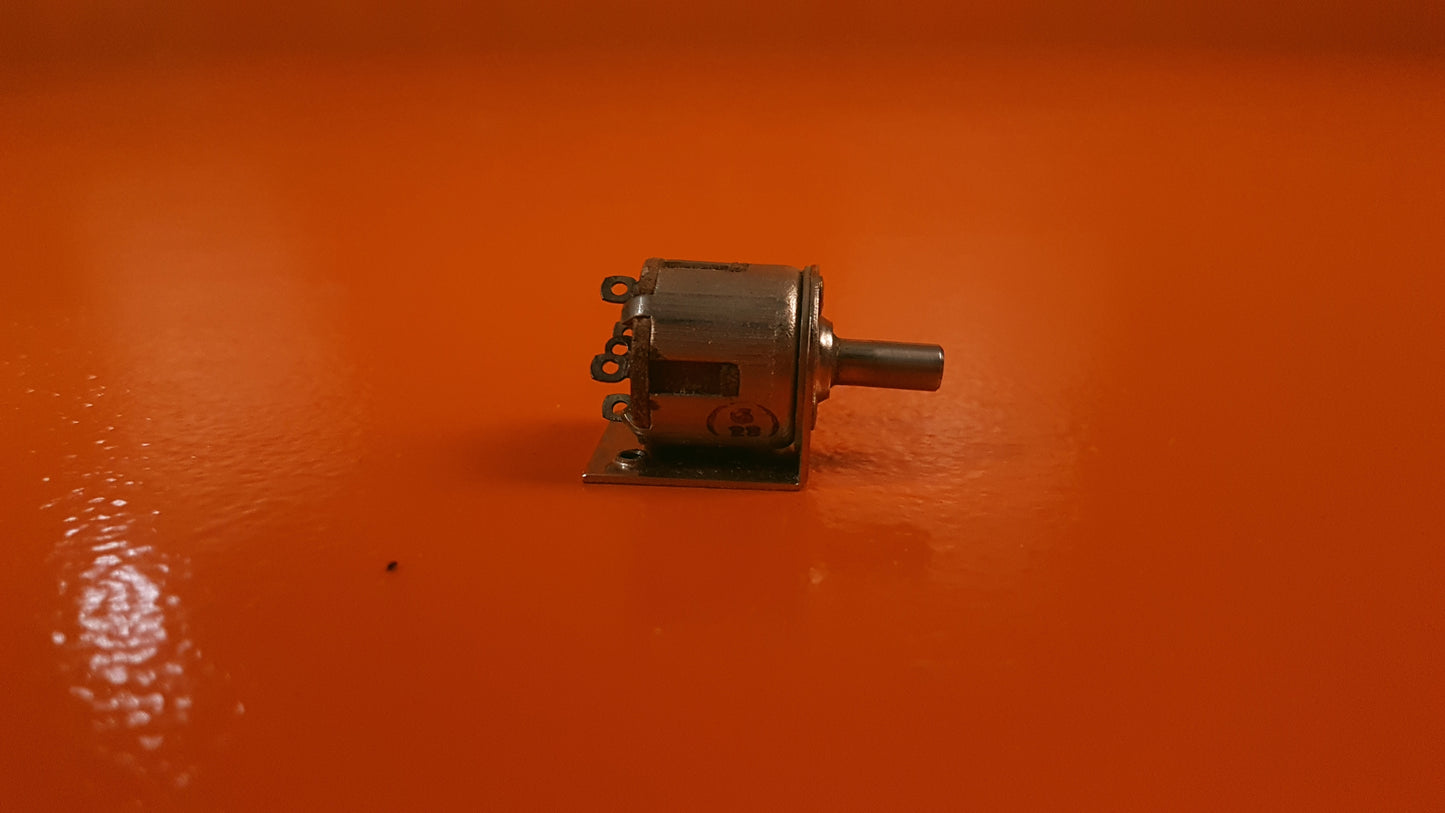 A218-100646-04 FAB Toggle Switch