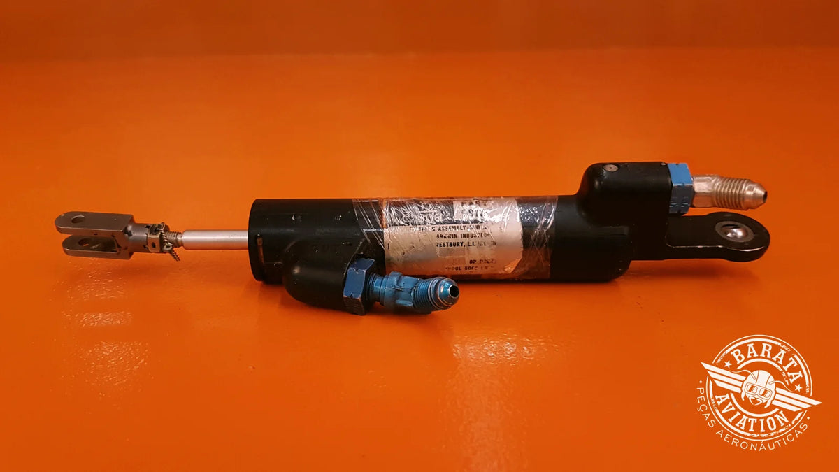 9912050-12 Cessna &Master Brake Cylinder Assembly