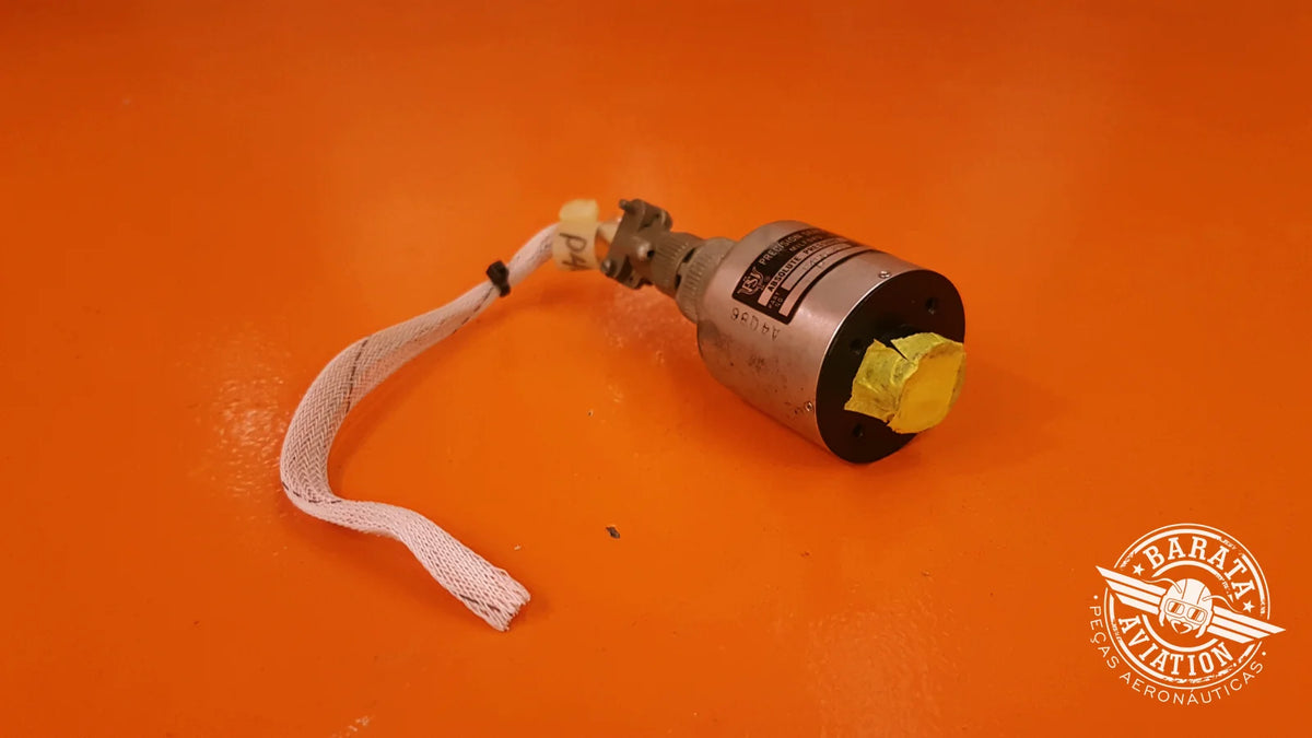 E45C-47 ABSOLUTE PRESSURE SWITCH - W/ CONNECTOR