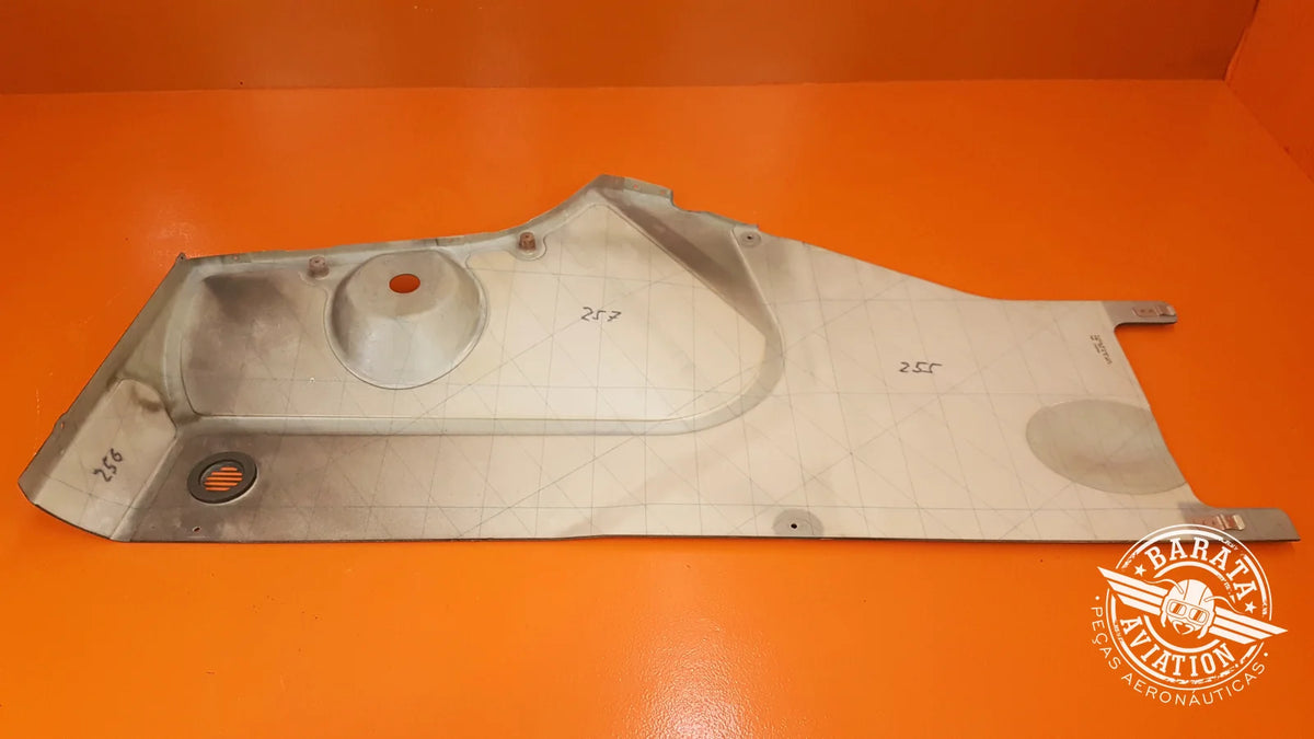 525.14.12.253 Center Console Panel - Left