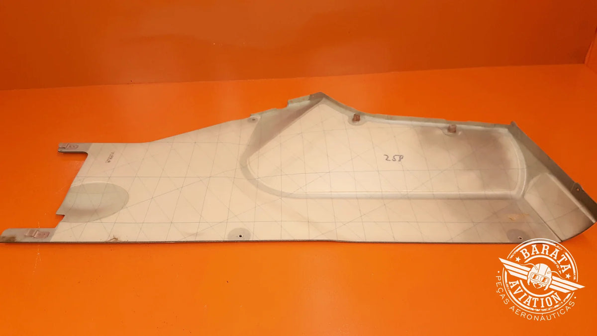 525.14.12.254 Center Console Panel - Right